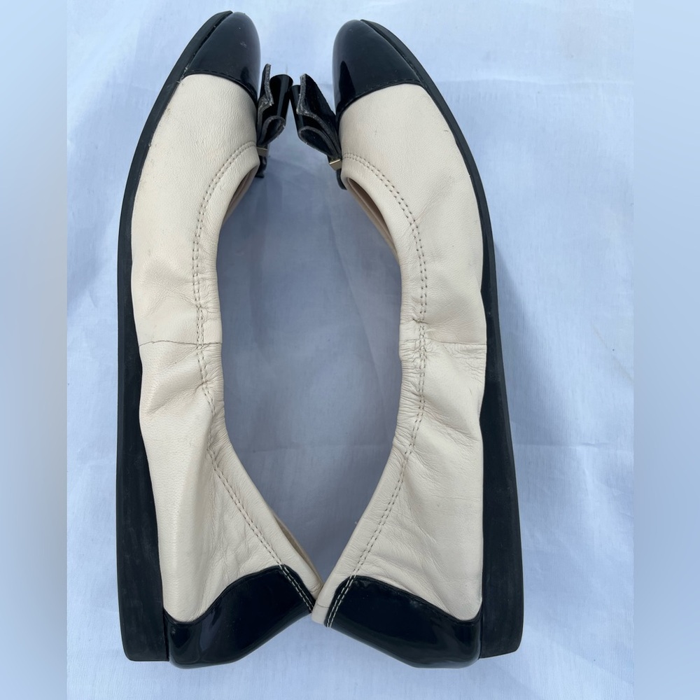 Cole Haan Elsie Ballet Flats Toe Cap & Black Front Bow size 9,5 - Picture 12 of 15
